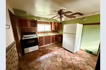 709 Darlington, Jeannette, PA 15644 - Photo 7