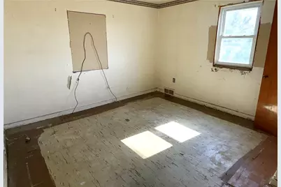 709 Darlington, Jeannette, PA 15644 - Photo 5