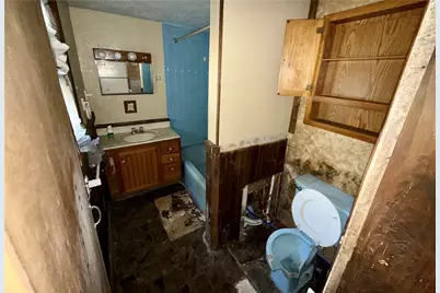 709 Darlington, Jeannette, PA 15644 - Photo 13