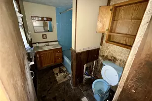 709 Darlington, Jeannette, PA 15644 - Photo 13