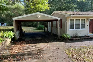 5 Woodbine Dr, Hempfield Township, PA 16125 - Photo 3