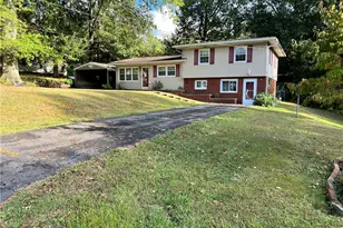 5 Woodbine Dr, Hempfield Township, PA 16125 - Photo 1