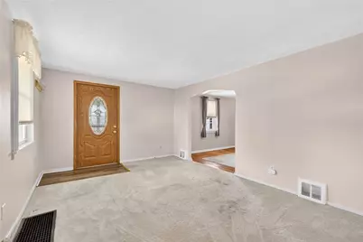 1141 Cloverfield Dr, Pittsburgh, PA 15227 - Photo 3