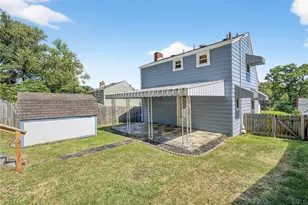 1141 Cloverfield Dr, Pittsburgh, PA 15227 - Photo 17