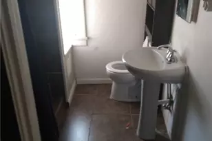 719 Spruce Ave, Sharon, PA 16146 - Photo 9