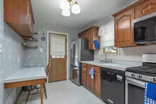 3390 Crestview Dr, Bethel Park, PA 15102 - Photo 9