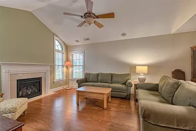 728 Glengarry Ct, Pittsburgh, PA 15239 - Photo 5