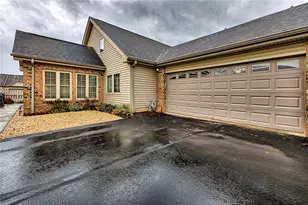 728 Glengarry Ct, Pittsburgh, PA 15239 - Photo 27