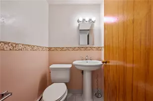 2 Sedum Dr, Pittsburgh, PA 15209 - Photo 15