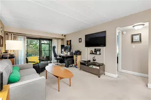 2034 Swallow Hill Rd, Scott Township, PA 15220 - Photo 5