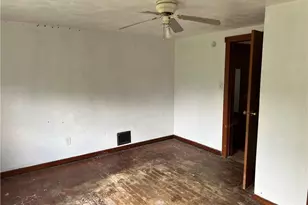 1008 1/2 Gaskill Ave, Jeannette, PA 15644 - Photo 19