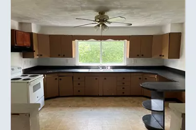 1008 1/2 Gaskill Ave, Jeannette, PA 15644 - Photo 9