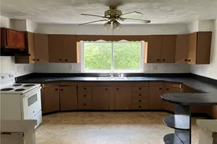 1008 1/2 Gaskill Ave, Jeannette, PA 15644 - Photo 9