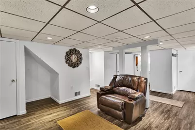 112 Seville, Ross Twp, PA 15214 - Photo 17