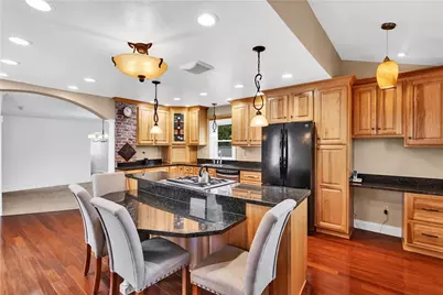 112 Seville, Ross Twp, PA 15214 - Photo 7