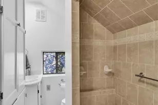 112 Seville, Ross Twp, PA 15214 - Photo 13