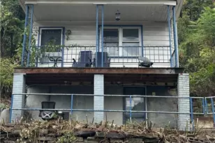 21 Mackey St, Pittsburgh, PA 15213 - Photo 1