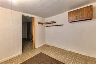 1347 Blaire Rd, Burrel-Blacklick, PA 15717 - Photo 11