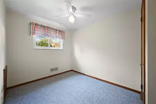 468 Lois Dr, Pittsburgh, PA 15236 - Photo 23