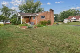 1236 Fox Terrier Dr, Bethel Park, PA 15102 - Photo 29
