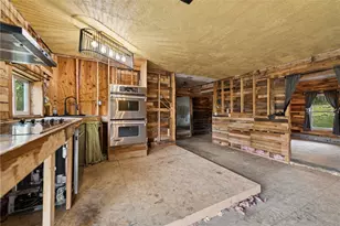 135 Sandy Flat Rd, Springfield Township, PA 15425 - Photo 9