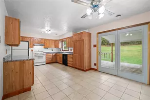 208 Republican Ln, White Township, PA 15701 - Photo 9