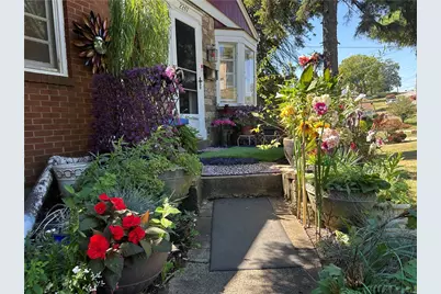 2247 Vermont Avenue, West Mifflin, PA 15122 - Photo 1