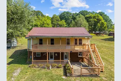 10 Williams Rd, Hanover Township, PA 15021 - Photo 1