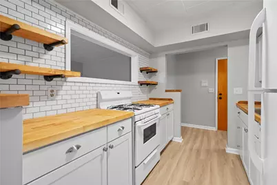 335 Forest Green Dr #335, Moon/Crescent Twp, PA 15108 - Photo 9