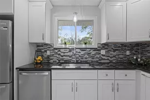 302 McKinney Dr, Moon/Crescent Twp, PA 15108 - Photo 11