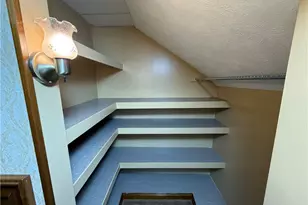 205 E Winter Ave, New Castle, PA 16101 - Photo 23