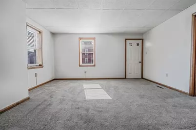 206 Washington St, Vanport, PA 15009 - Photo 9