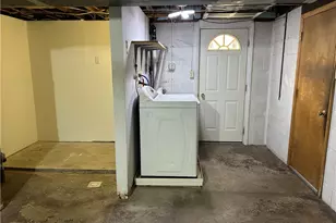 213 New Hampshire Dr, Lower Burrell, PA 15068 - Photo 35