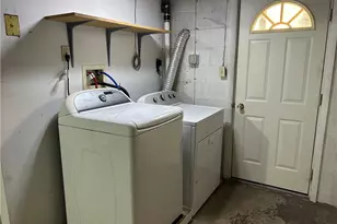 213 New Hampshire Dr, Lower Burrell, PA 15068 - Photo 33