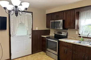 213 New Hampshire Dr, Lower Burrell, PA 15068 - Photo 5