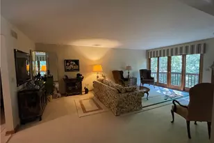 1445 Winterberry Ct, Hermitage, PA 16148 - Photo 9