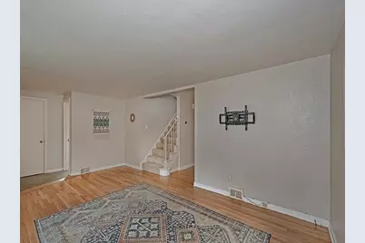 200 Ryan Dr, Scott Township, PA 15220 - Photo 3