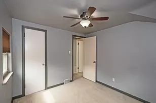 200 Ryan Dr, Scott Township, PA 15220 - Photo 15