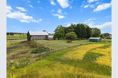 3205 Eastbrook Volant Rd, Hickory Township, PA 16156 - Photo 9