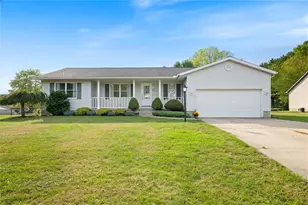 1086 Nantucket Dr, Hermitage, PA 16148 - Photo 1