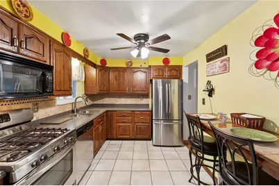 211 Rosebriar, Pittsburgh, PA 15116 - Photo 9