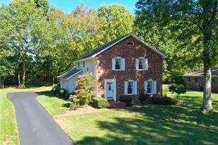 17 Forest Glen Dr, Pine Township, PA 16127 - Photo 1