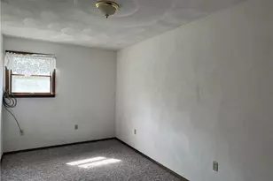 565 Indiana Rd, Washington/Creekside, PA 15732 - Photo 9