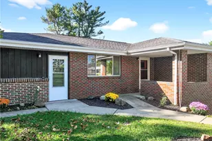 14 Holt Dr, Union Township, PA 15332 - Photo 3