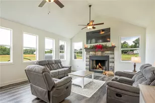 356 Stone Church Hill Rd, Hempfield Township, PA 15639 - Photo 11