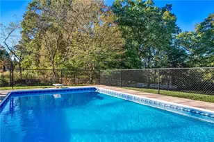 13 Evergreen Dr, Hempfield Township, PA 16125 - Photo 9