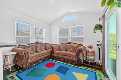 555 Gardenia Dr, Rostraver, PA 15012 - Photo 23