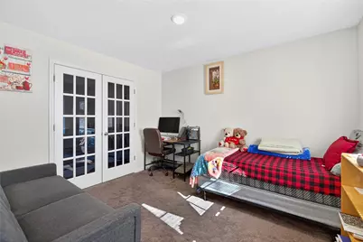 555 Gardenia Dr, Rostraver, PA 15012 - Photo 7