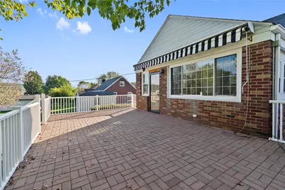 309 Thorne St, Houston, PA 15342 - Photo 3