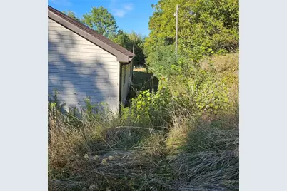 349 Vanderbilt Rd, Connellsville, PA 15425 - Photo 5